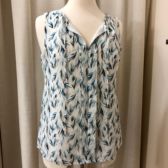 WHBM Pattern Blouse - Picture 2 of 7